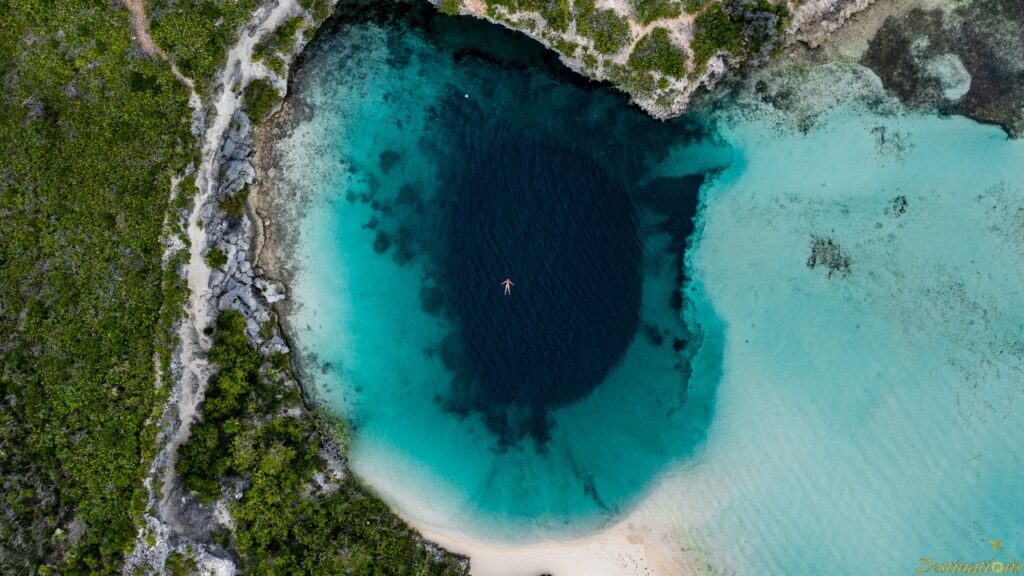 Dean’s Blue Hole, Long Island